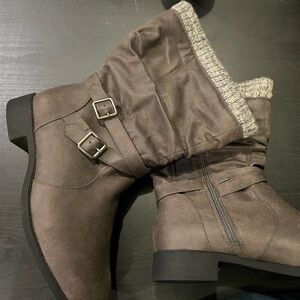 Double Buckle Moto Boots, Grey Sweater Top. Size 12. NWT.